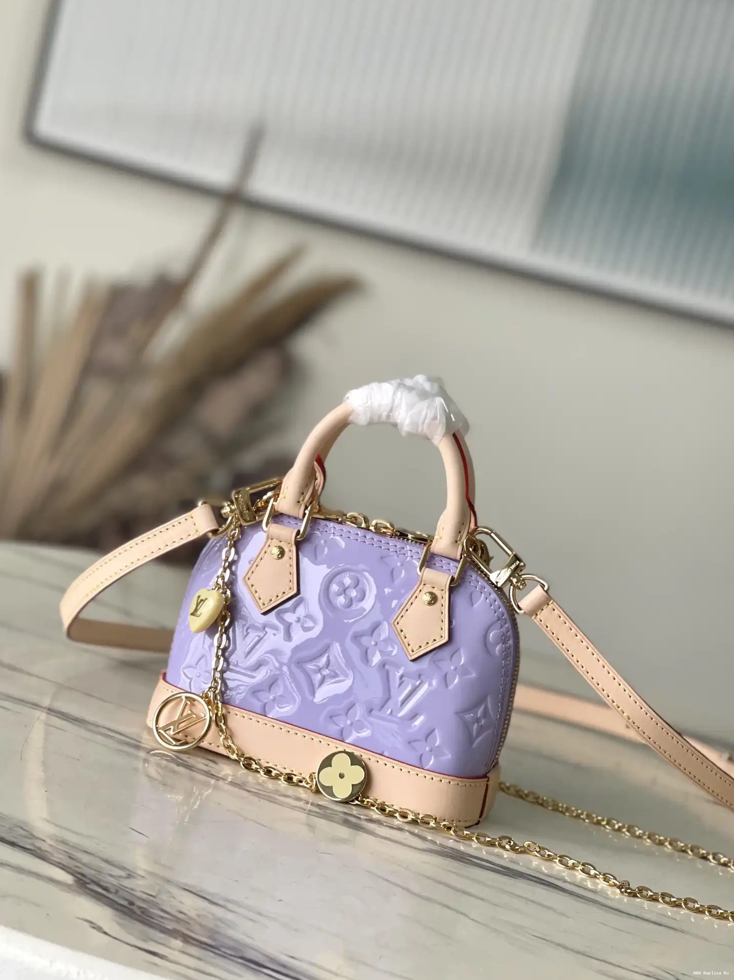 VUITTON LOUIS Nano Alma-18*12*8cm 0602